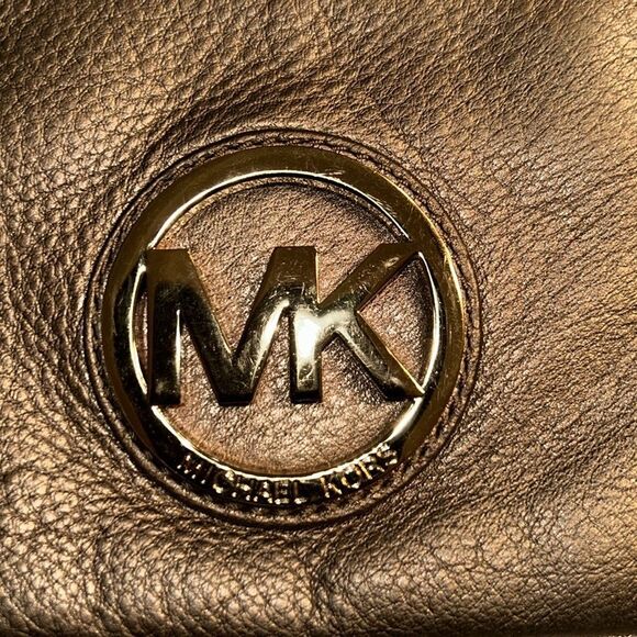 Michael Kors Peeble Leather Gold Wristlet.EUC - Picture 5 of 9